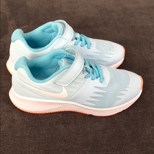 Nike Shoes - Nike running shoes Nike Shoes - Nike running shoes